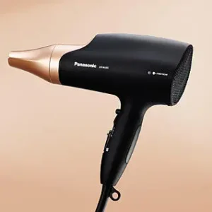 Panasonic - Personalcare EH-NA65-K825 | Sèche-cheveux Nanoe, Soin cheveu, 3 vitesses, 4 temp., 3 accessoires, Air Froid, Noir rose